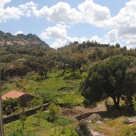 Moradia Familia Escoto Villa Monsanto Buitenkant foto