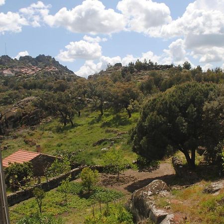 Moradia Familia Escoto Villa Monsanto Buitenkant foto