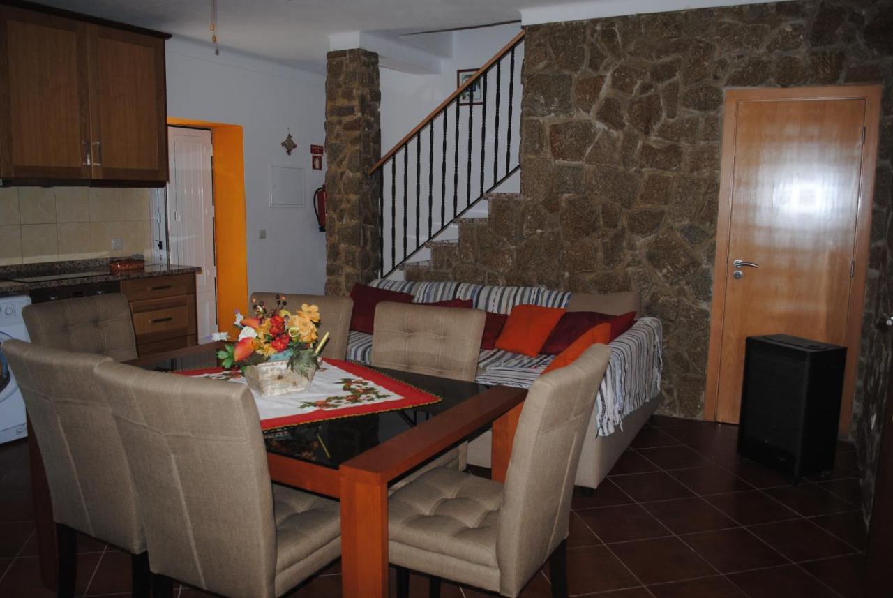 Moradia Familia Escoto Villa Monsanto Buitenkant foto