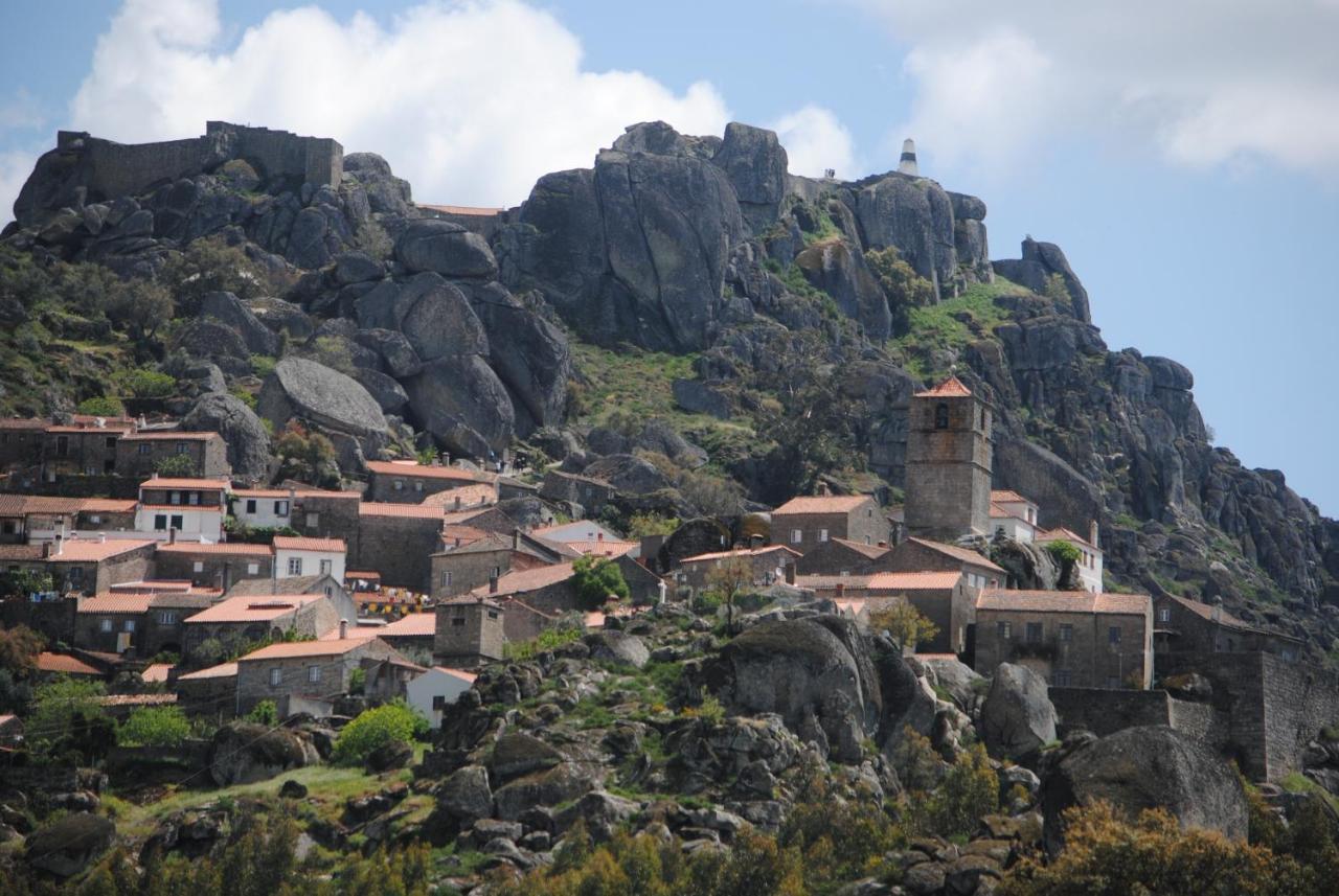 Moradia Familia Escoto Villa Monsanto Buitenkant foto