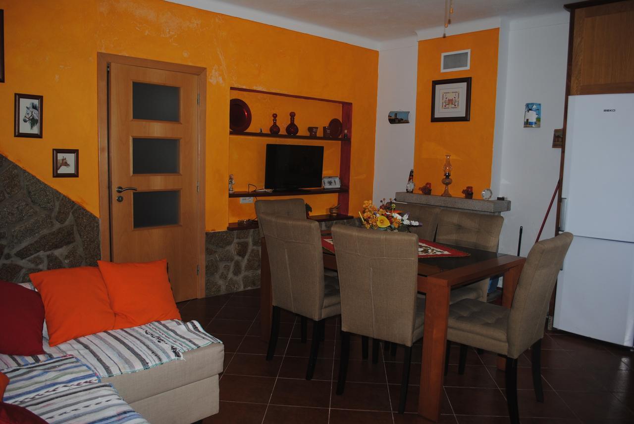 Moradia Familia Escoto Villa Monsanto Buitenkant foto