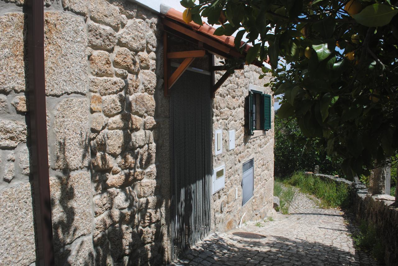 Moradia Familia Escoto Villa Monsanto Buitenkant foto