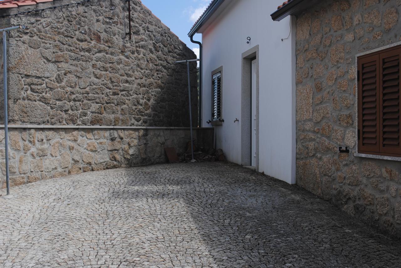 Moradia Familia Escoto Villa Monsanto Buitenkant foto