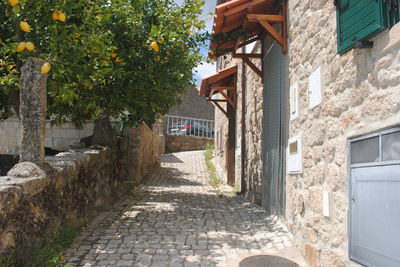 Moradia Familia Escoto Villa Monsanto Buitenkant foto