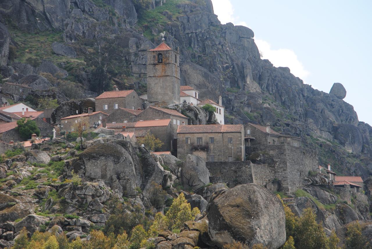 Moradia Familia Escoto Villa Monsanto Buitenkant foto