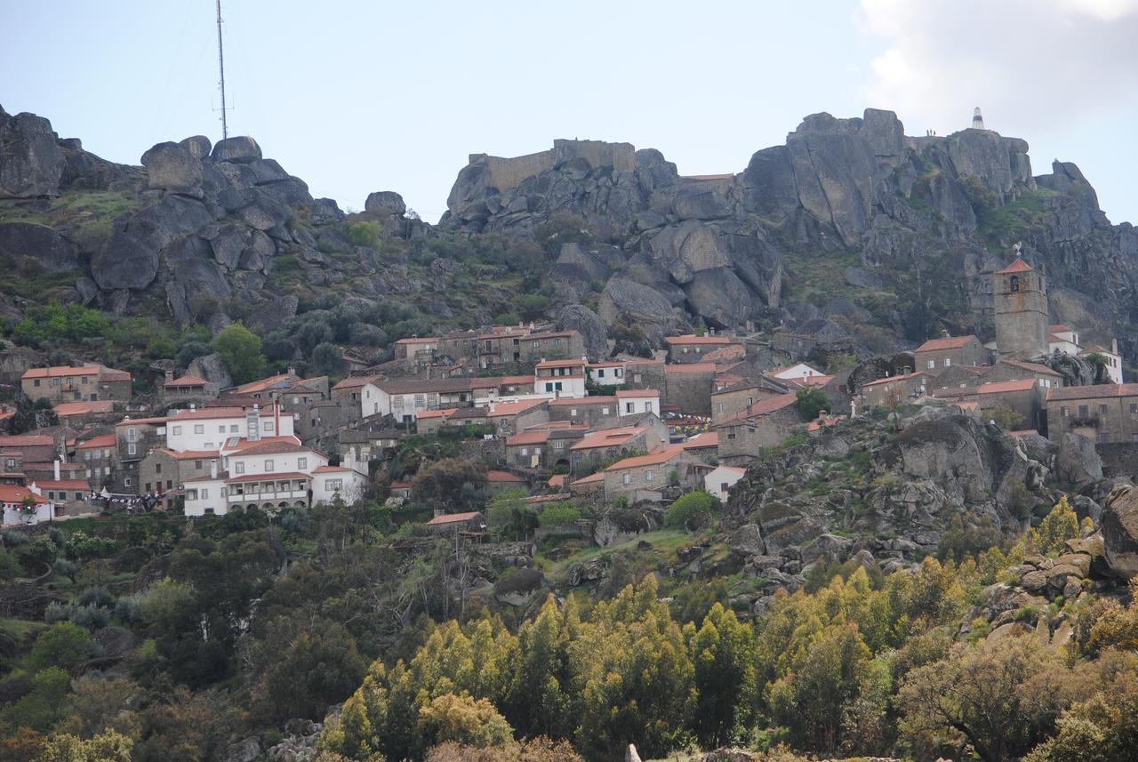 Moradia Familia Escoto Villa Monsanto Buitenkant foto